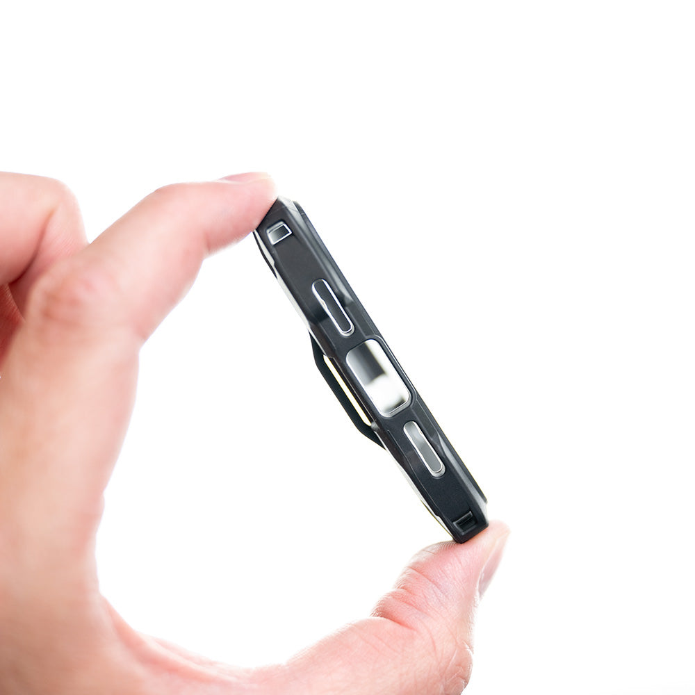 Estuche clasico el rey impact 10 metros de proteccion apple iphone 13 pro max color negro / dorado Shop name